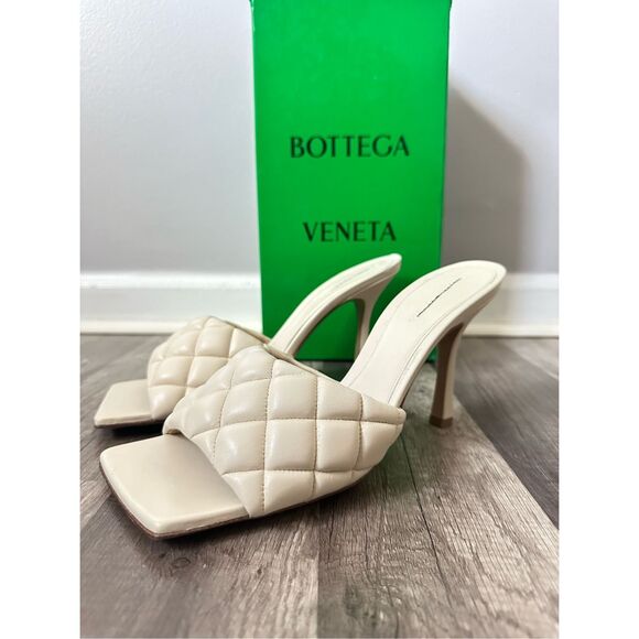 BOTTEGA VENETA Embossed rubber slides - Picture 9 of 14